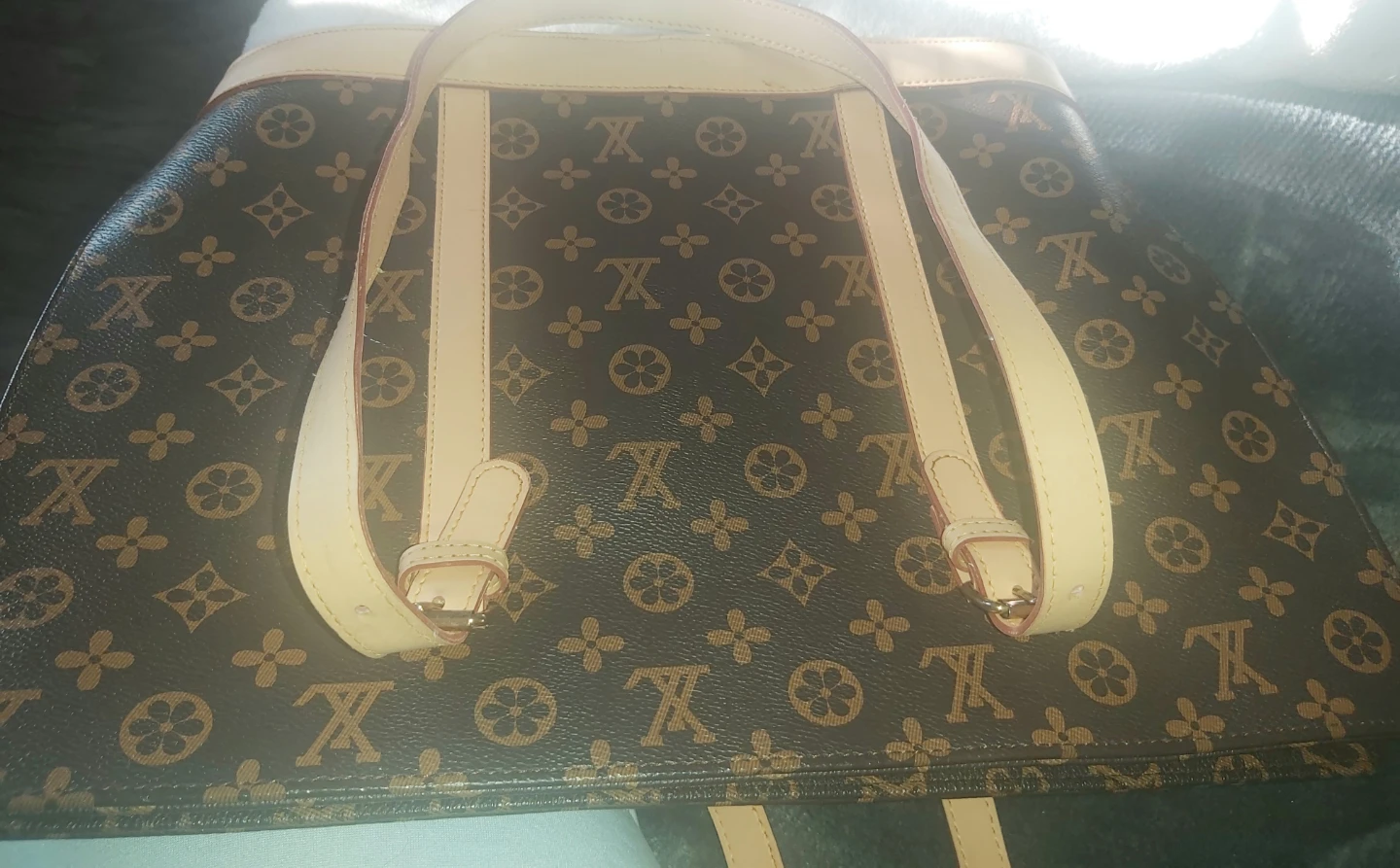 Louis Vuitton Monogram Tote Bag - photo 2