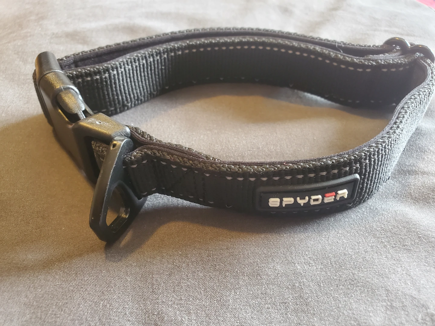 4 Dog Collars & 3 Leashes HIGH QUALITY BRAND NAMES. - photo 2