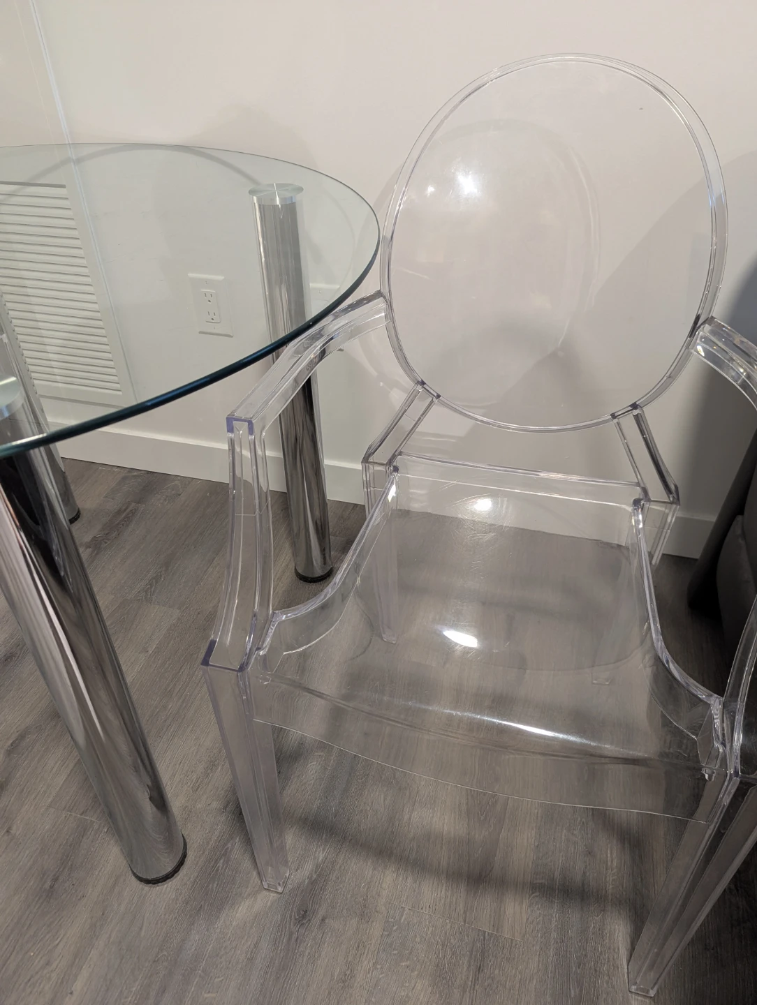 2 Stackable Clear Transparent Acrylic Ghost Chairs