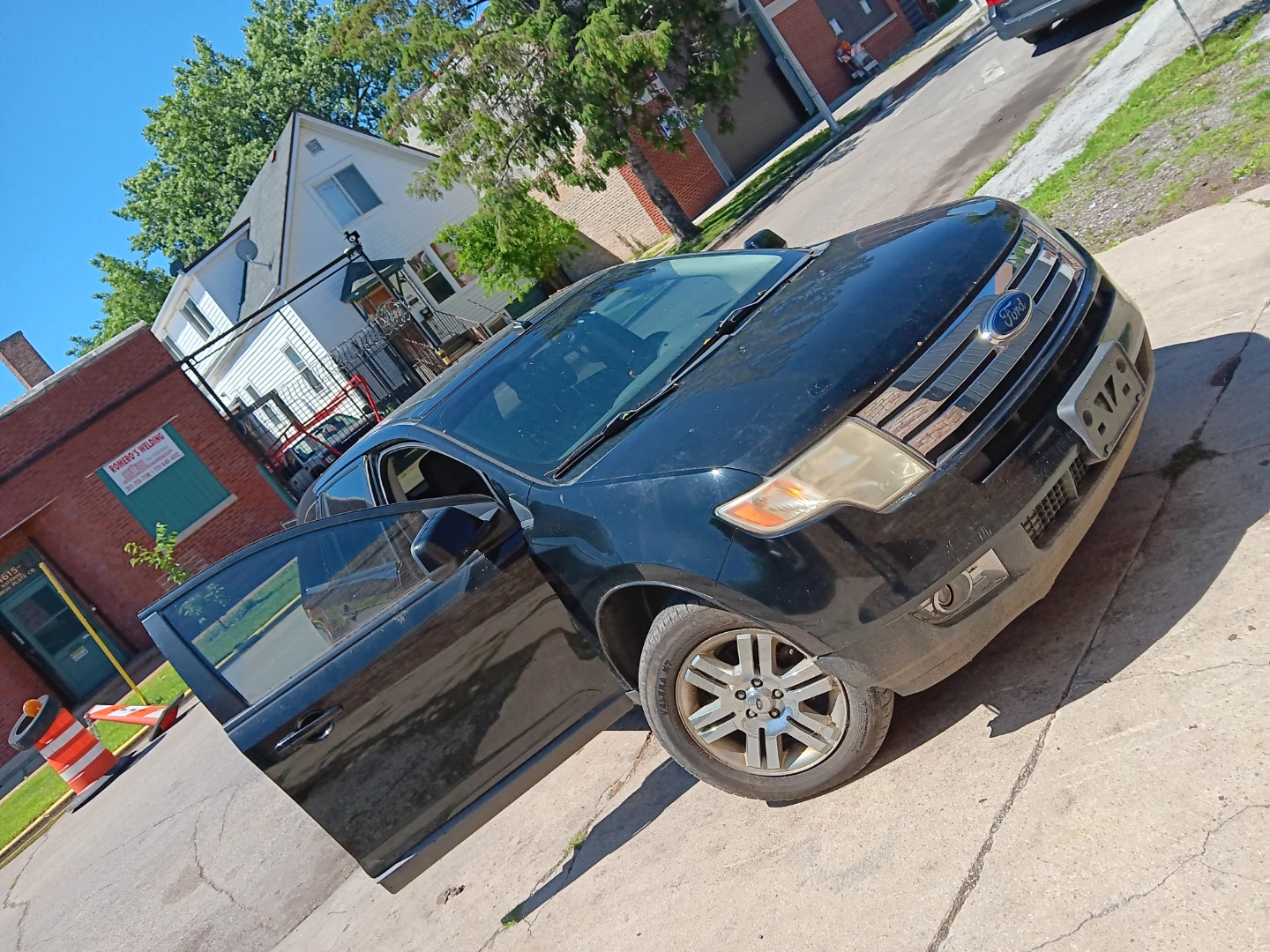 Black Ford Edge SUV - photo 3