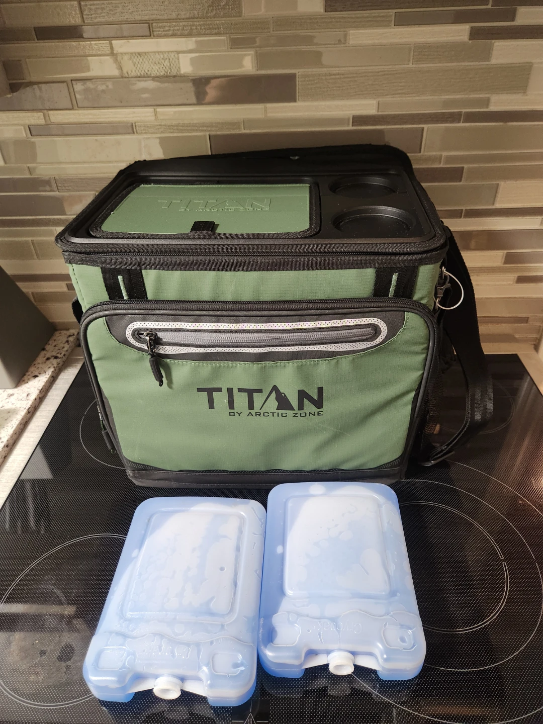 Titan by Arctic Zone Cooler Bag with Ice Packs - photo 2