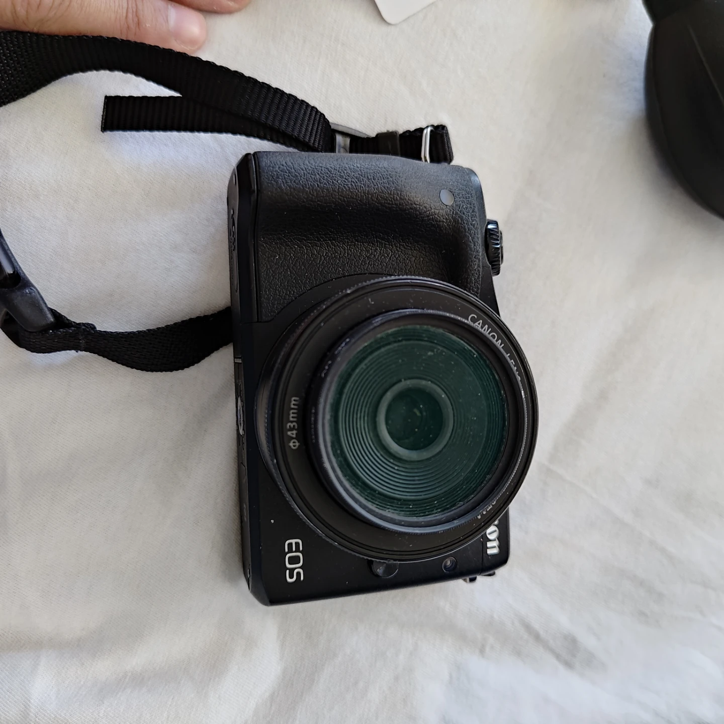 Canon EOS M3 Mirrorless Digital Camera