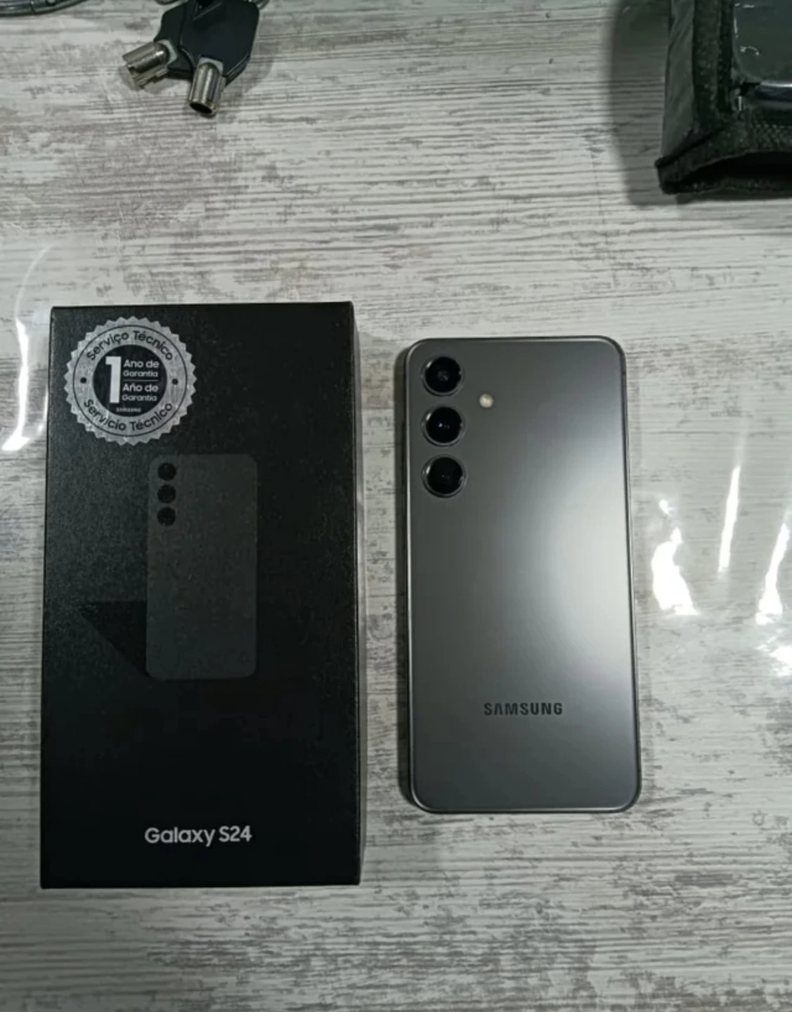 SAMSUNG s24 128GB Unlocked mint condition....