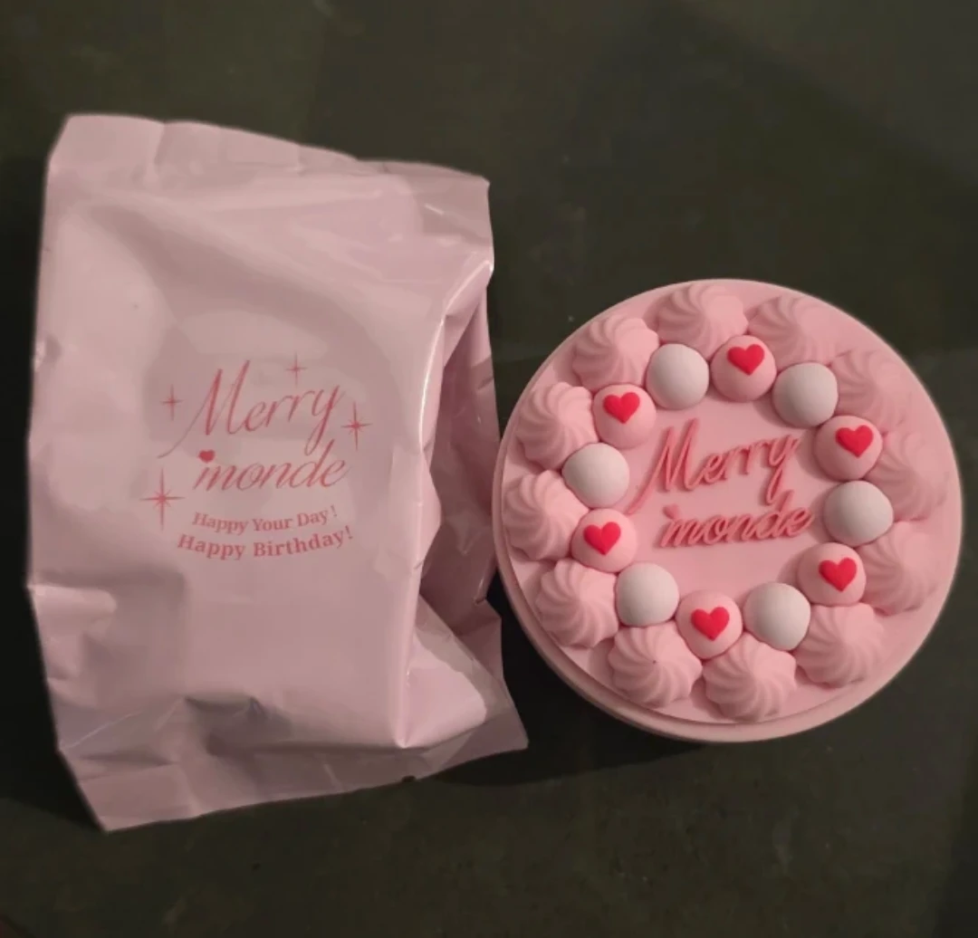 Merry Monde Pink Cushion Foundation Compact