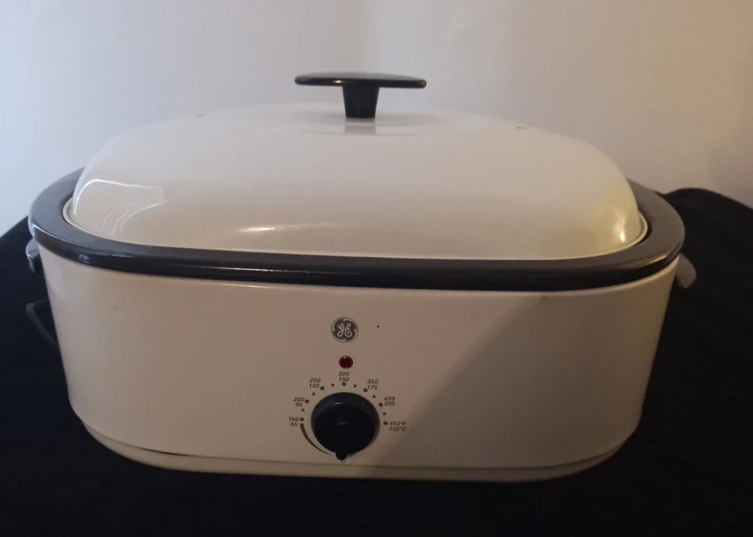 GE 18-Quart Roaster Oven