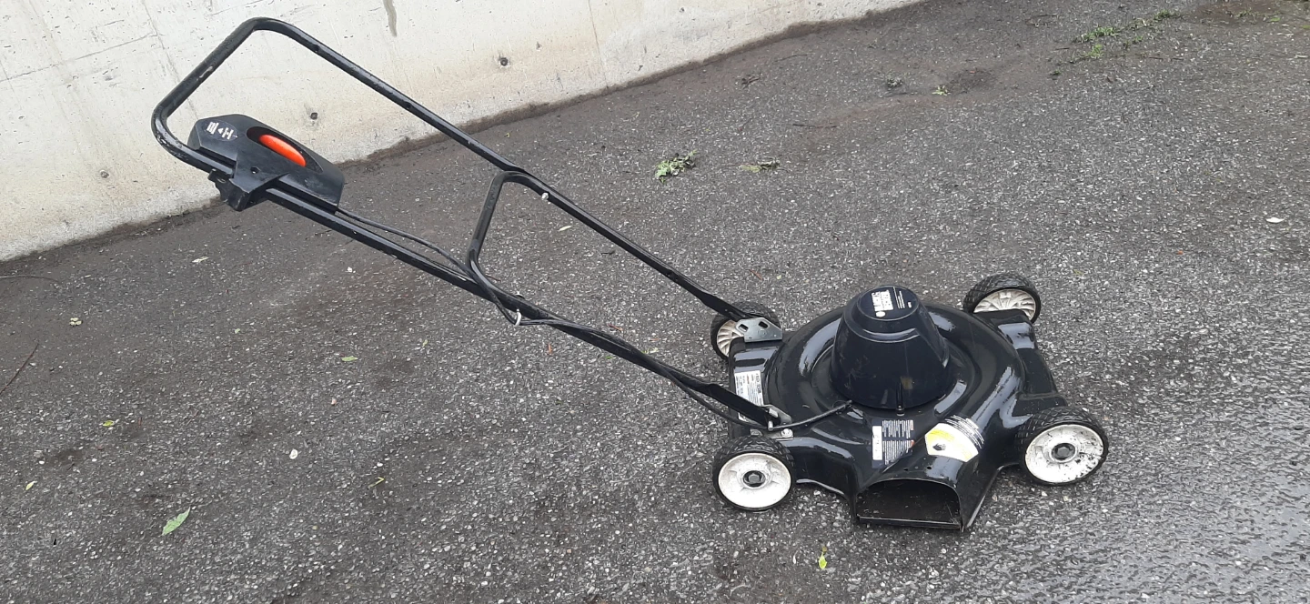 Black & Decker 18" Compact Electric Mower