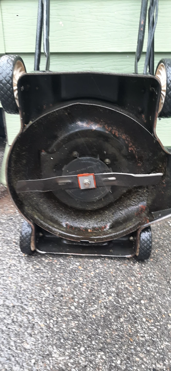 Black & Decker 18" Compact Electric Mower - photo 5