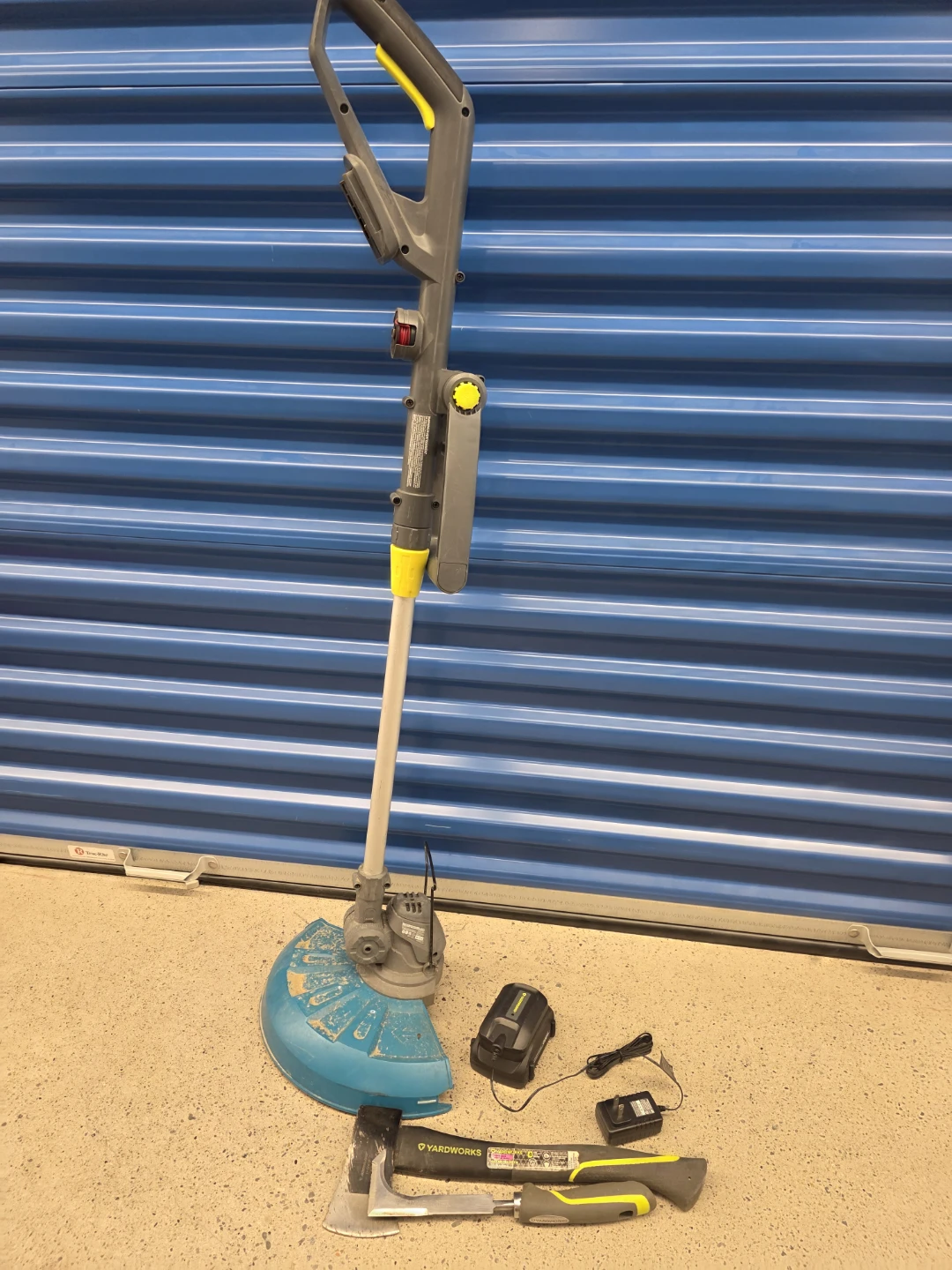 Yardworks Telescopic Grass Trimmer & Edger - photo 2