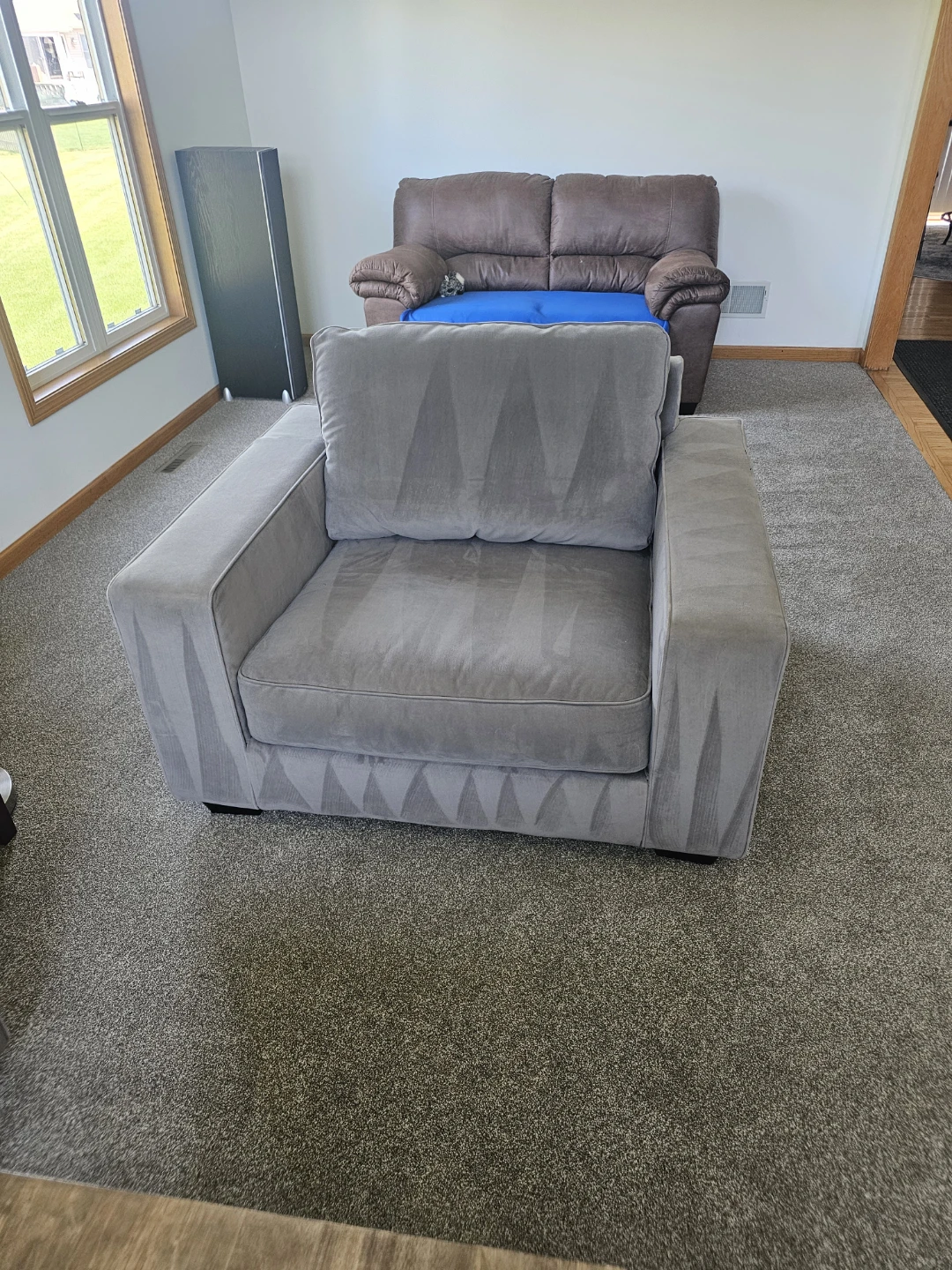 Sofa with oversized chair set - photo 2