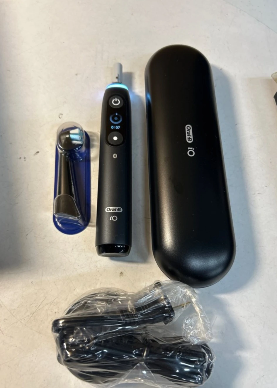 Oral-B iO Series 9 Electric Toothbrush - Black - photo 2