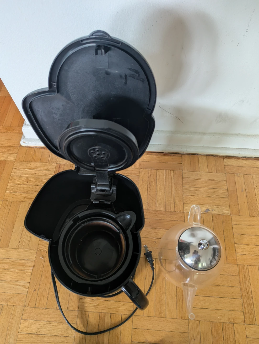 BLACK+DECKER 12-Cup Coffee Maker with Glass Carafe - photo 3
