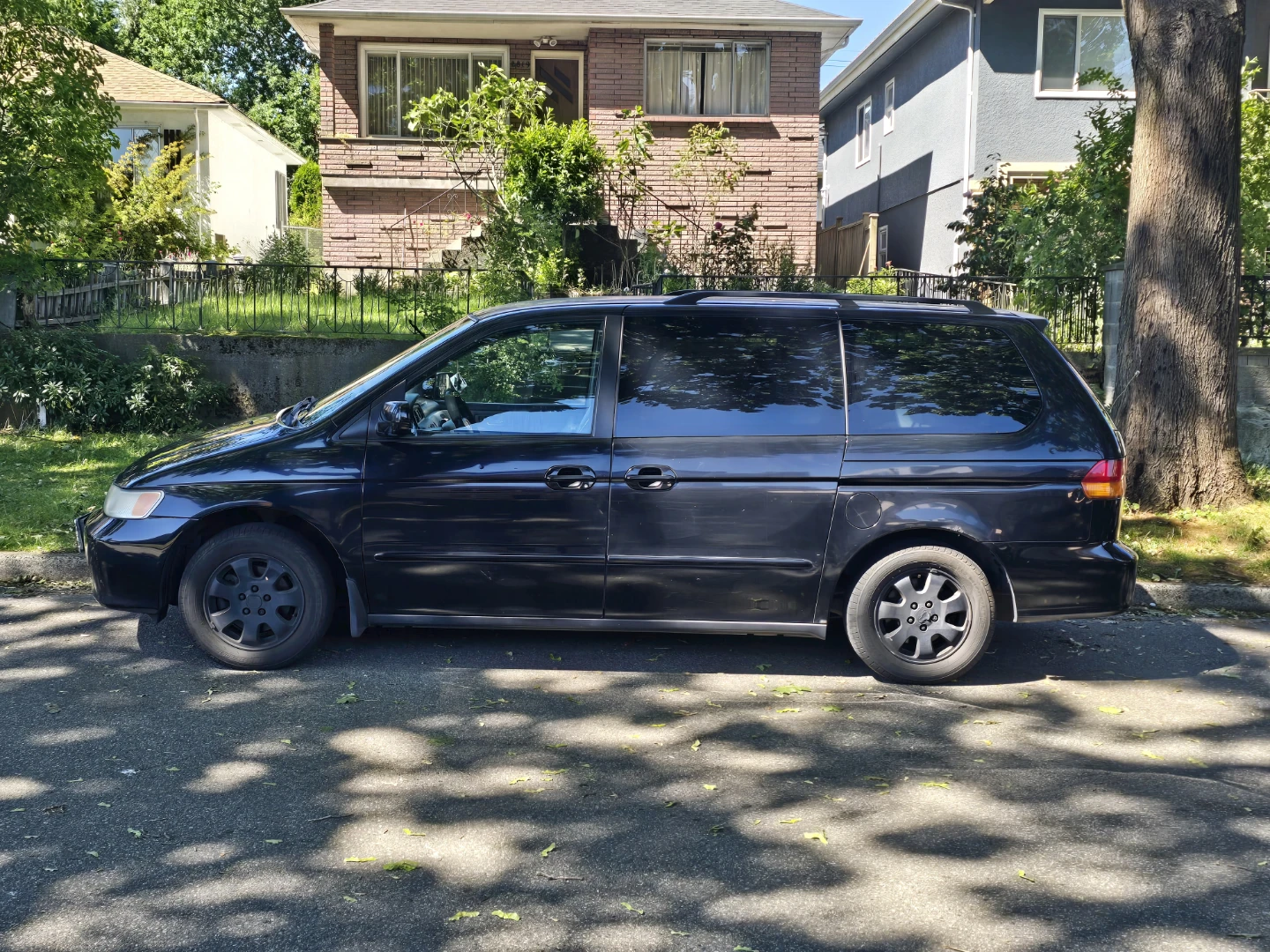 2004 Black Honda Odyssey Minivan