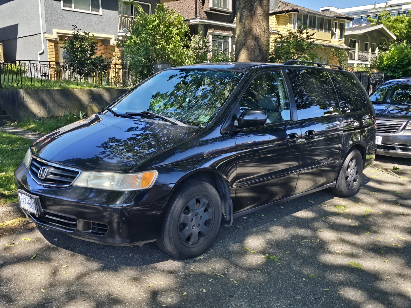 2004 Black Honda Odyssey Minivan - photo 3