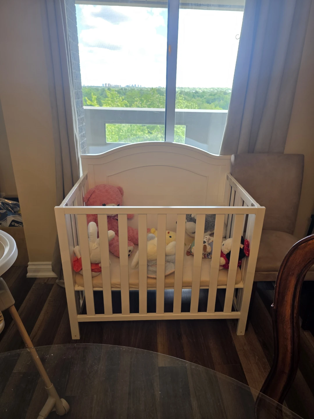 White Baby mini-Crib (barely used) - photo 2