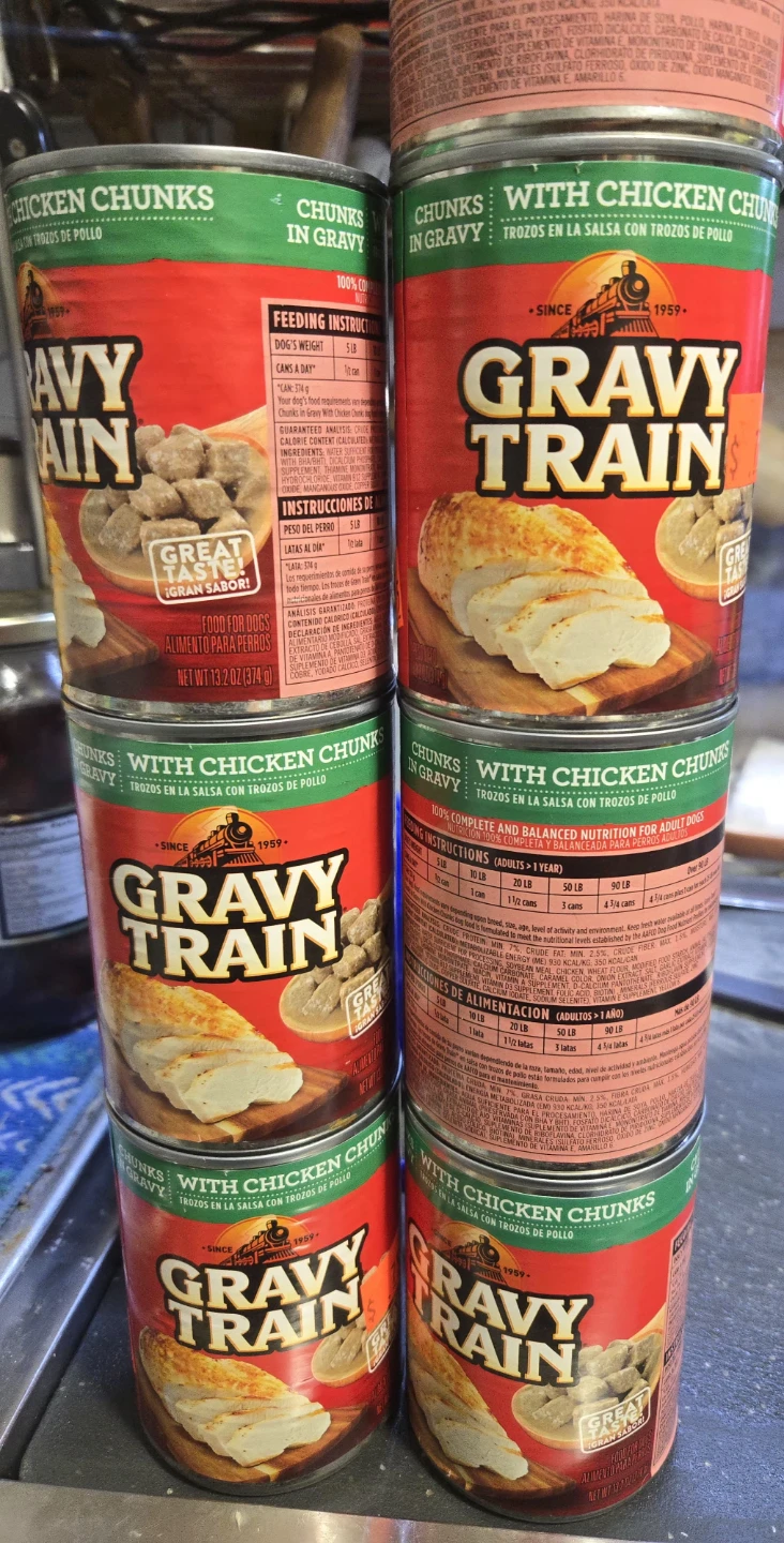 7 Gravy Train Dog Food Chunks in Gravy with Chicken