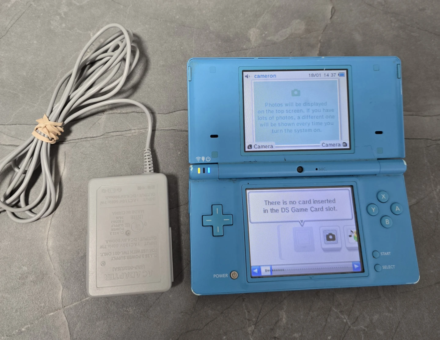 Nintendo DSi (Missing Pen) - 2 Games Included.
