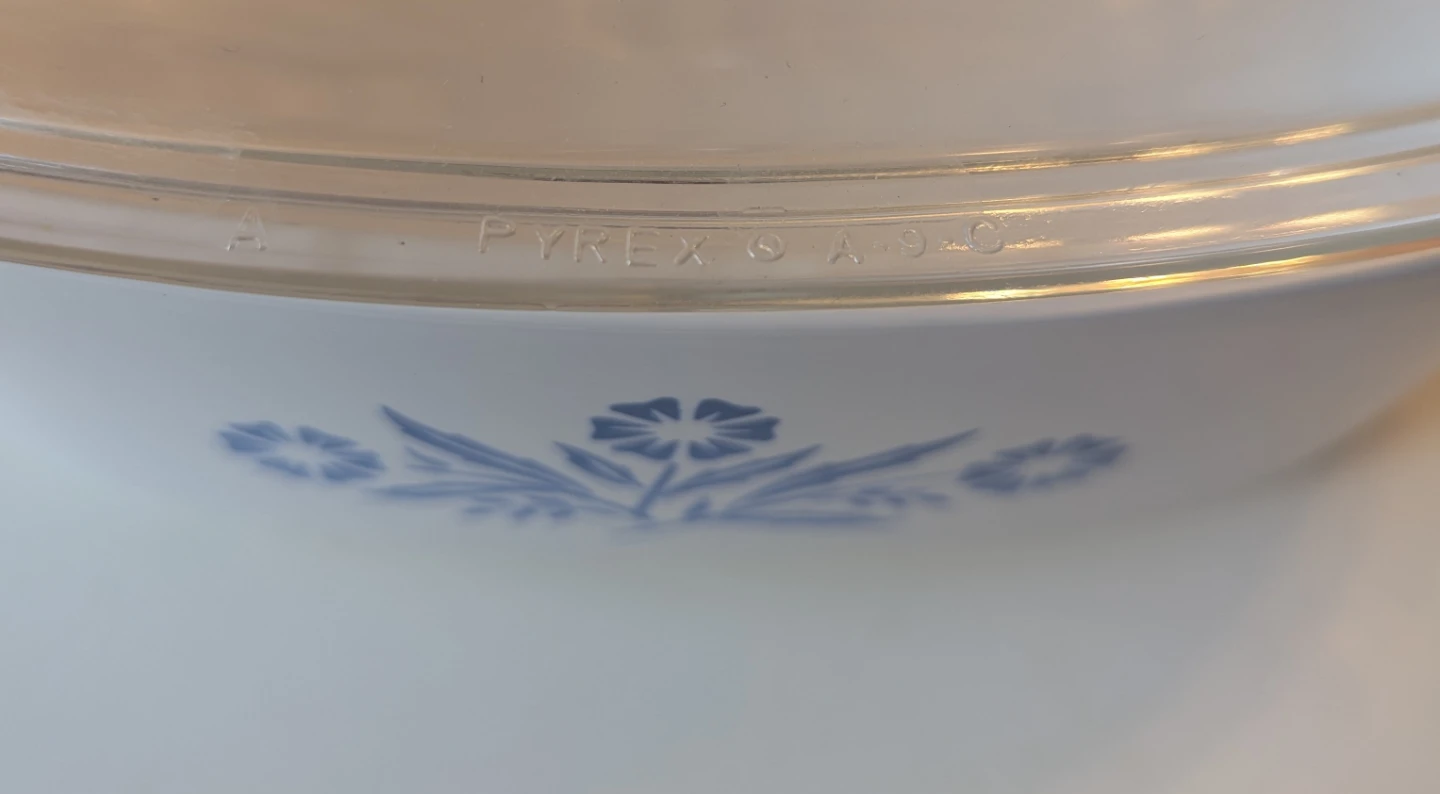 Grandma's oldPyrex Corning Wear Casserole Dish - photo 2