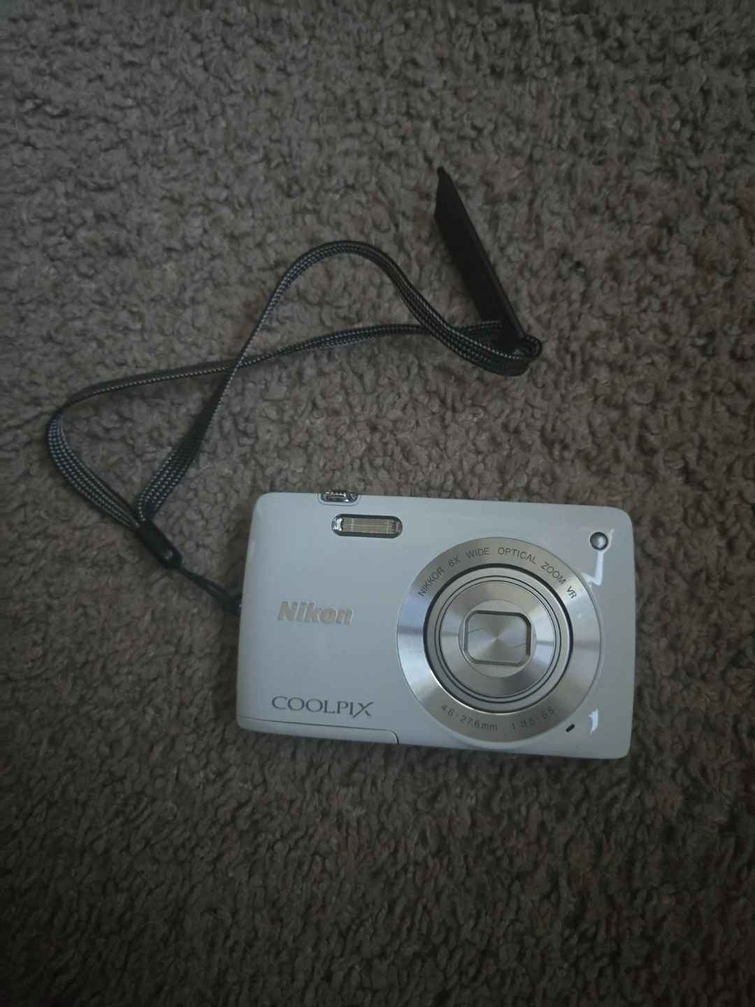 Nikon COOLPIX Digital Camera NO CHARGER