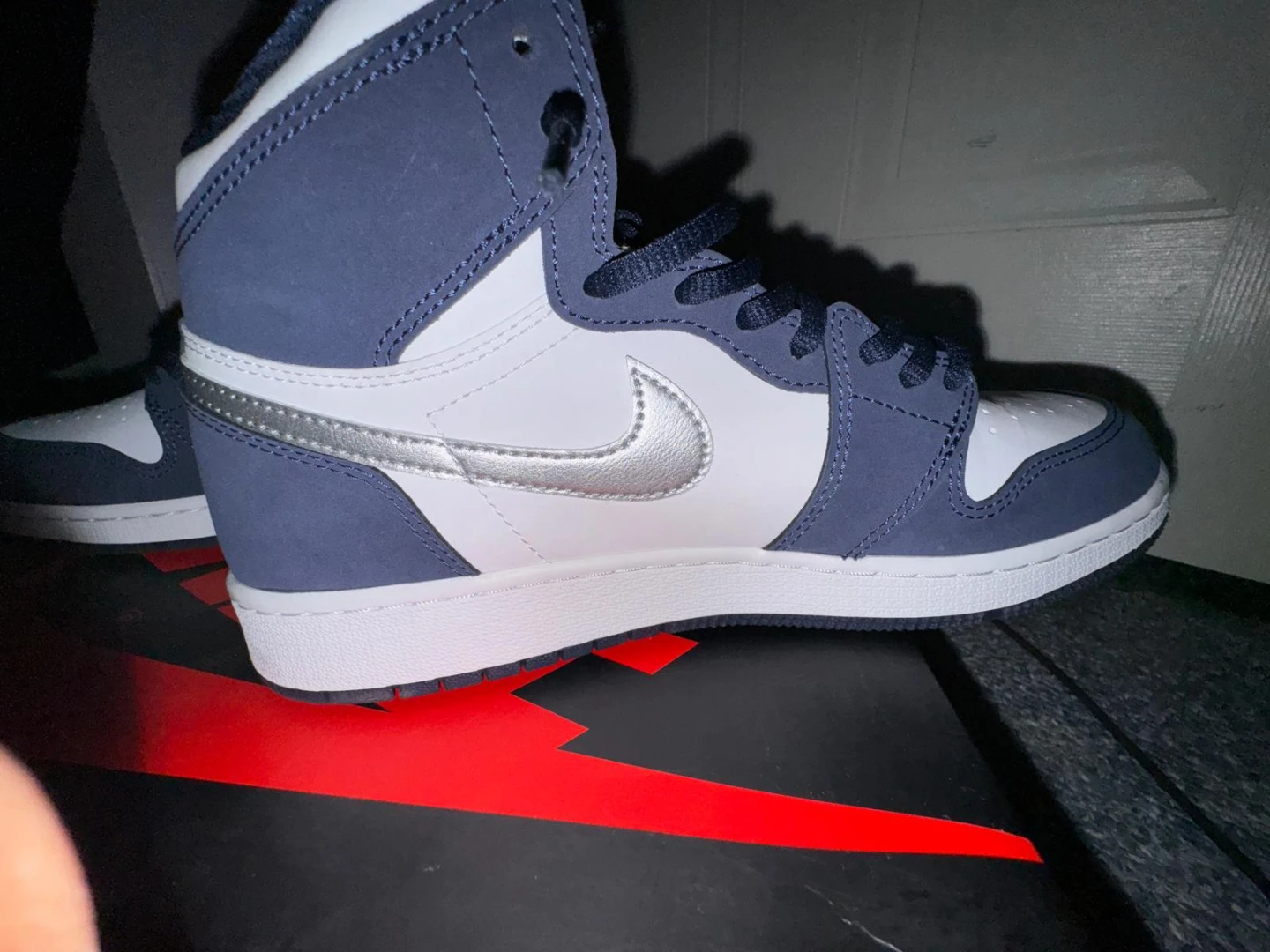 Air Jordan's 1s Retro High OG midnight navy - photo 3