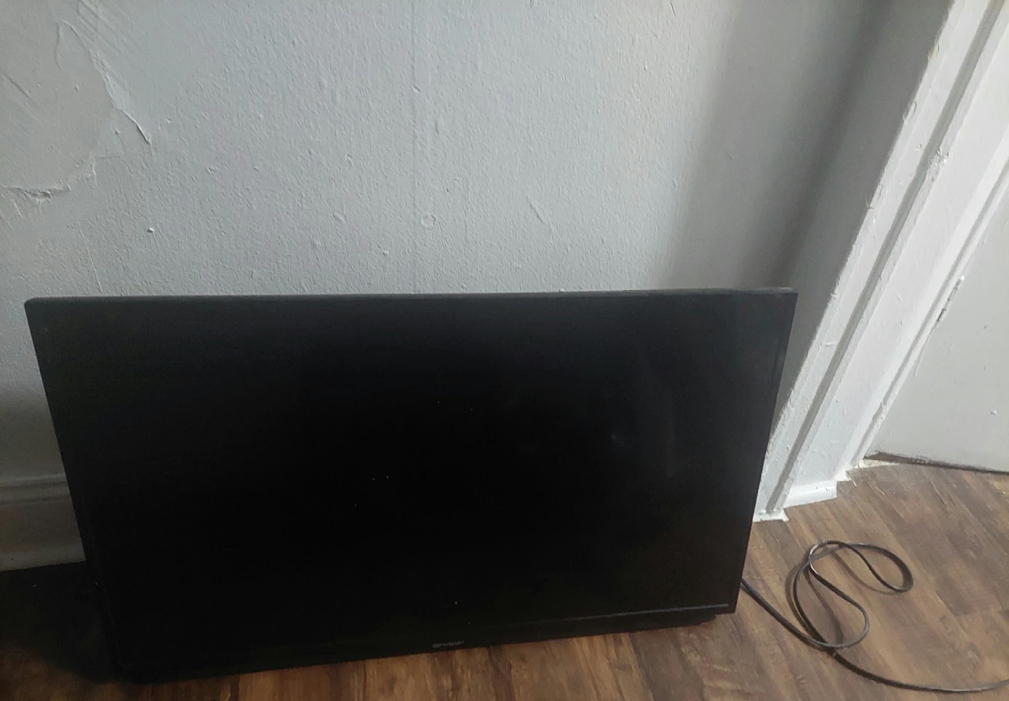 SHARP  32" LED TV with Remote & Wall Mount