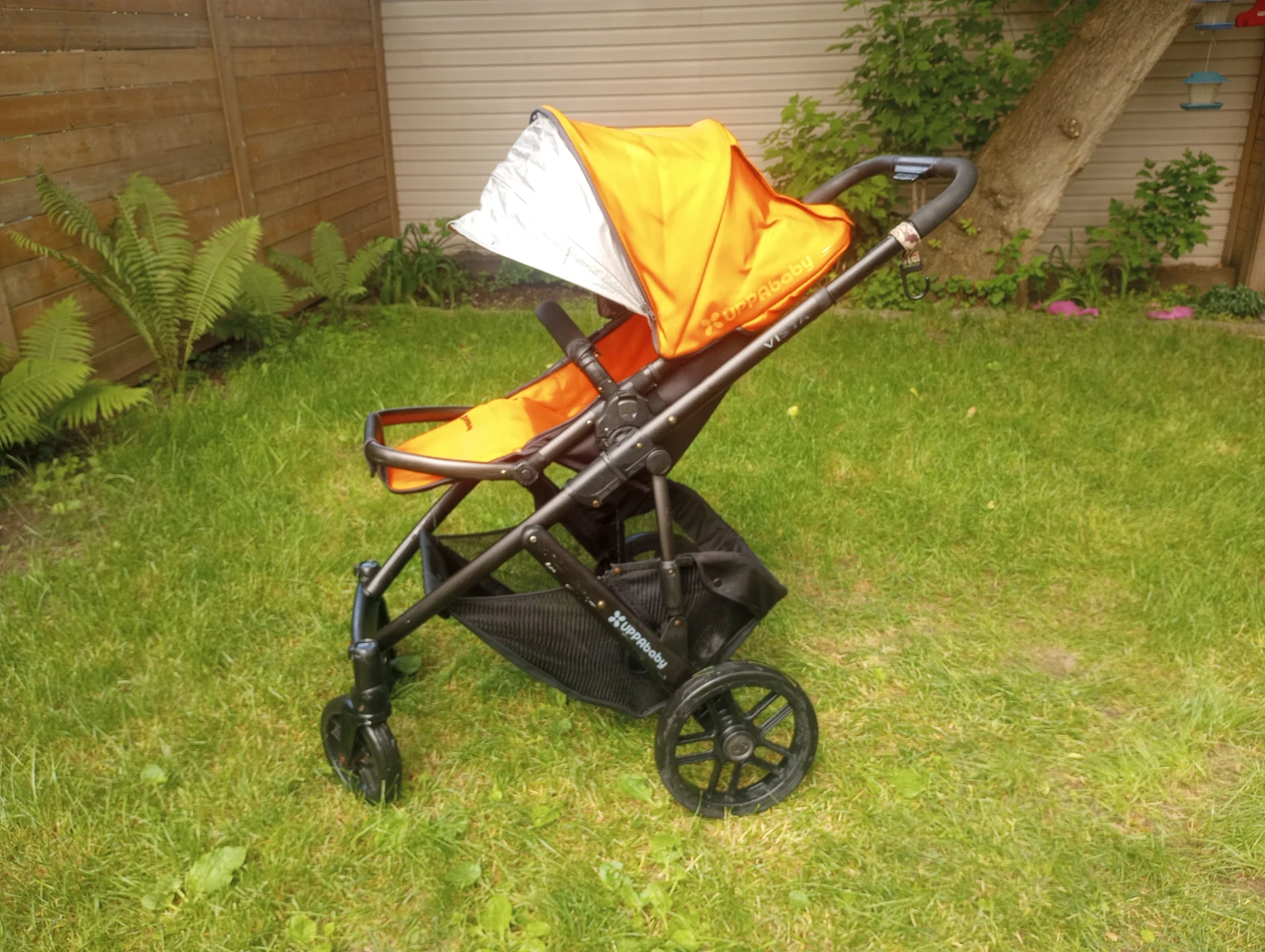 UPPAbaby Vista stroller, bassinet, rollerboard