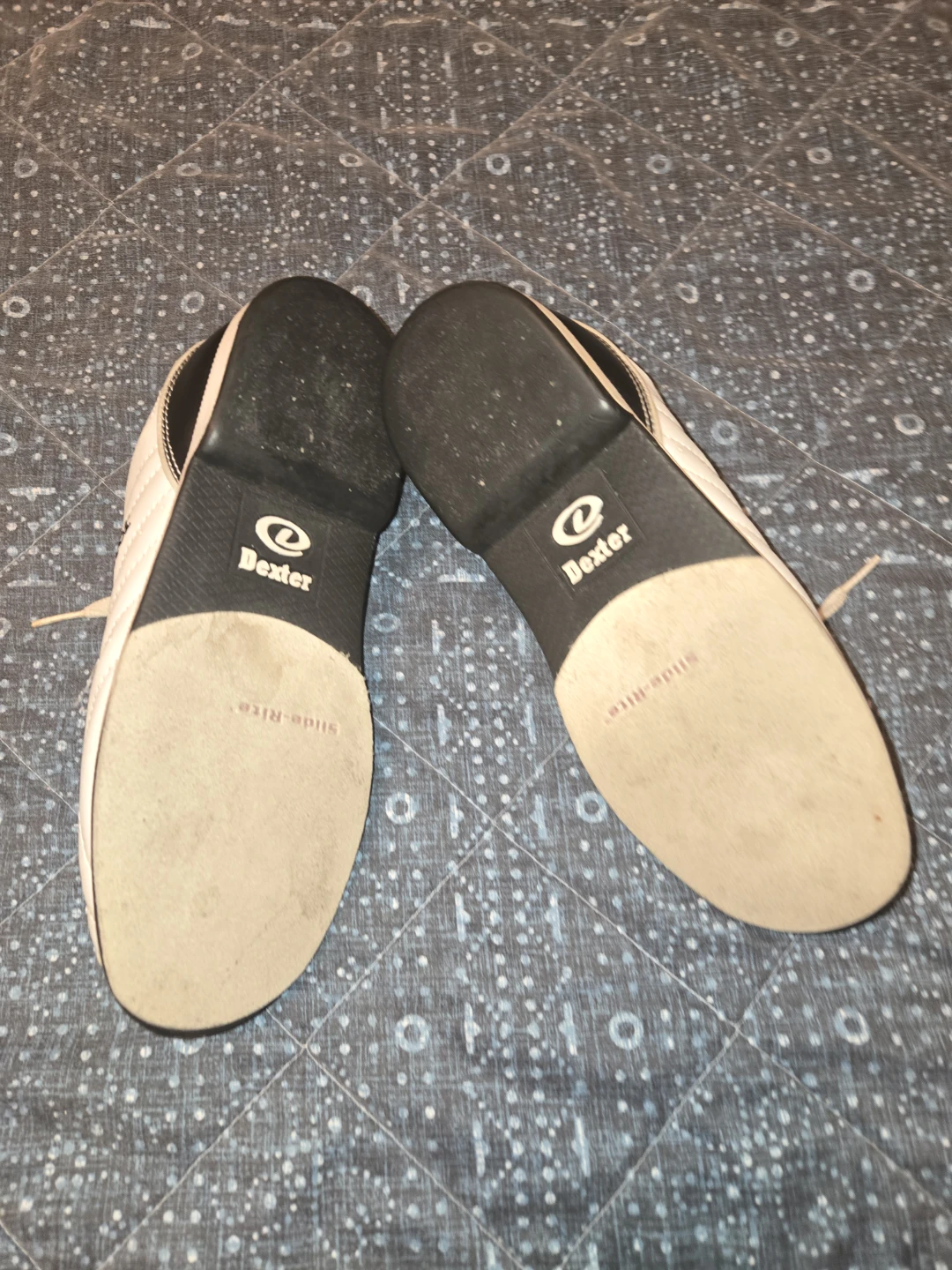 Size 6 M Bowling Shoes - photo 4