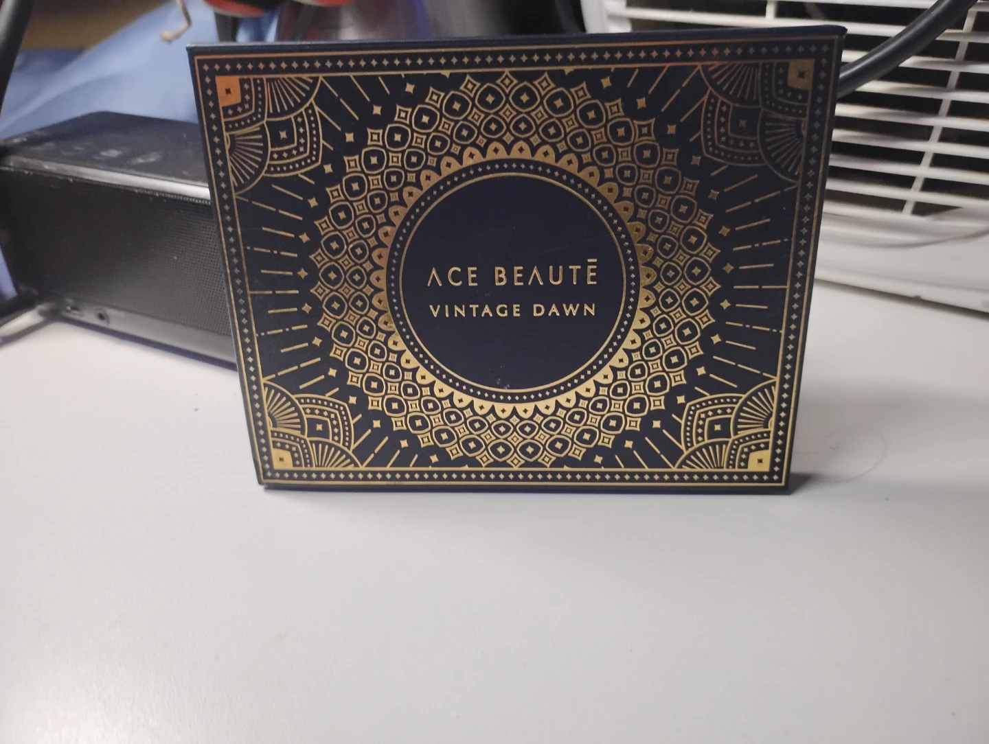 Ace Beaute Vintage Dawn Eyeshadow Palette