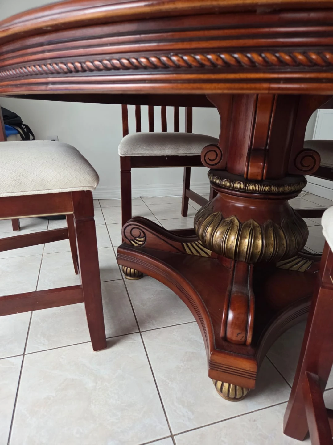 Round Dining Table with 4 Chairs - photo 2
