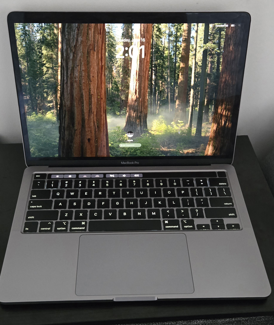 Macbook Pro 13 inch (2020) - photo 2