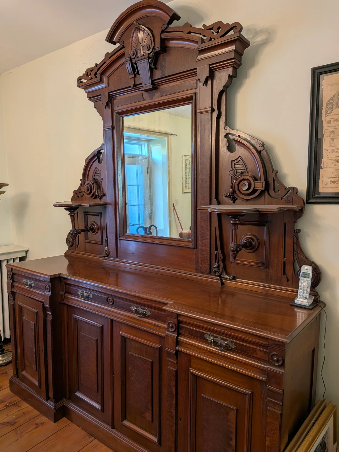 Victorian-Style Solid Wood Hutch & Sideboard - photo 2