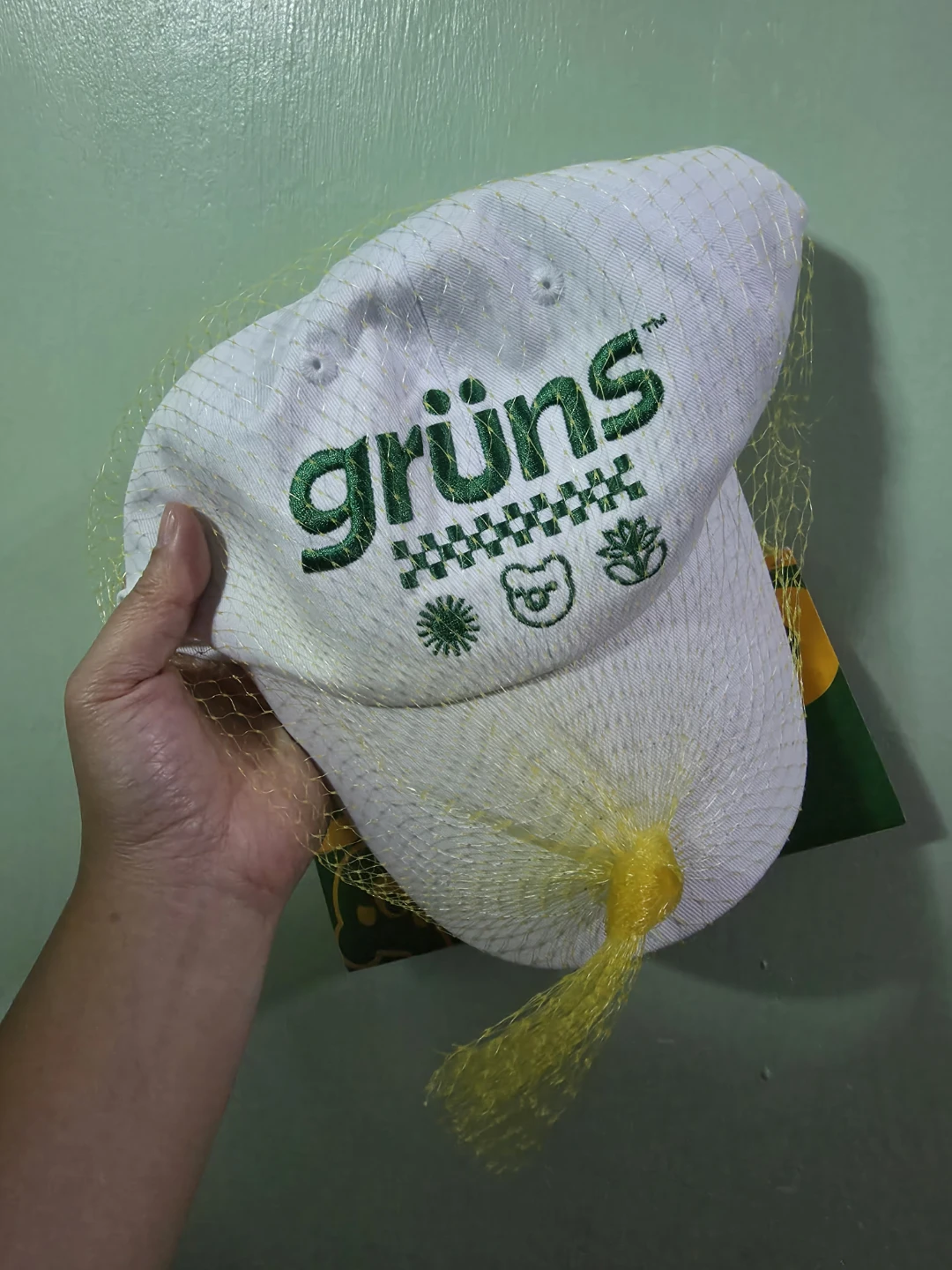Grüns White Baseball Cap ⚽️