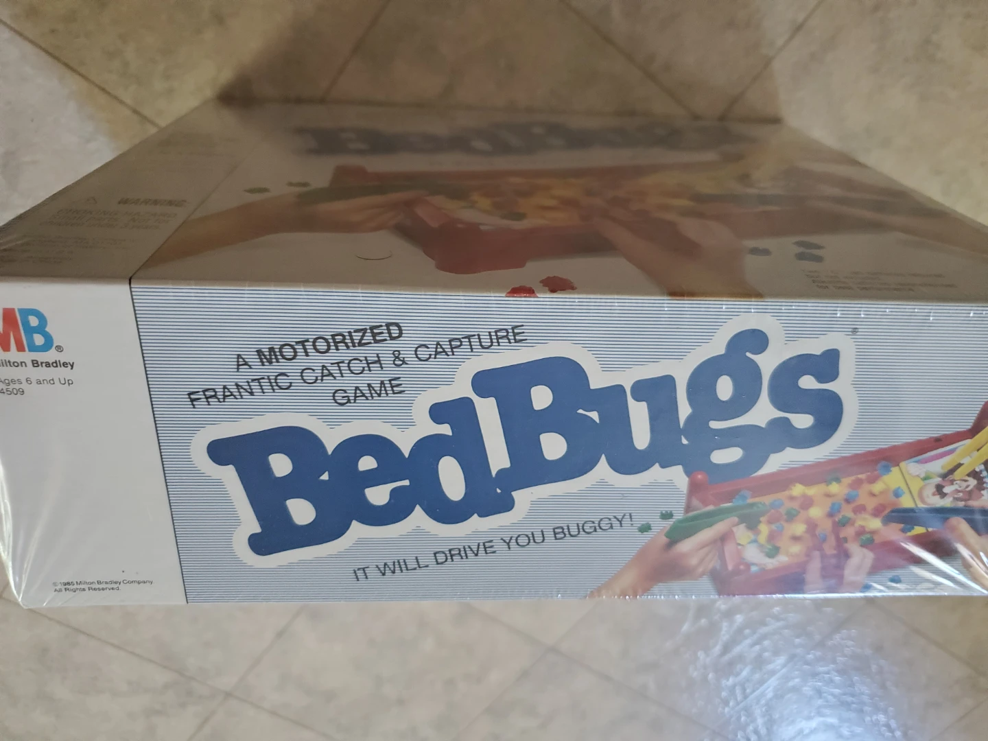 Brand new unbox-Milton Bradley Bed Bugs Board Game - photo 2