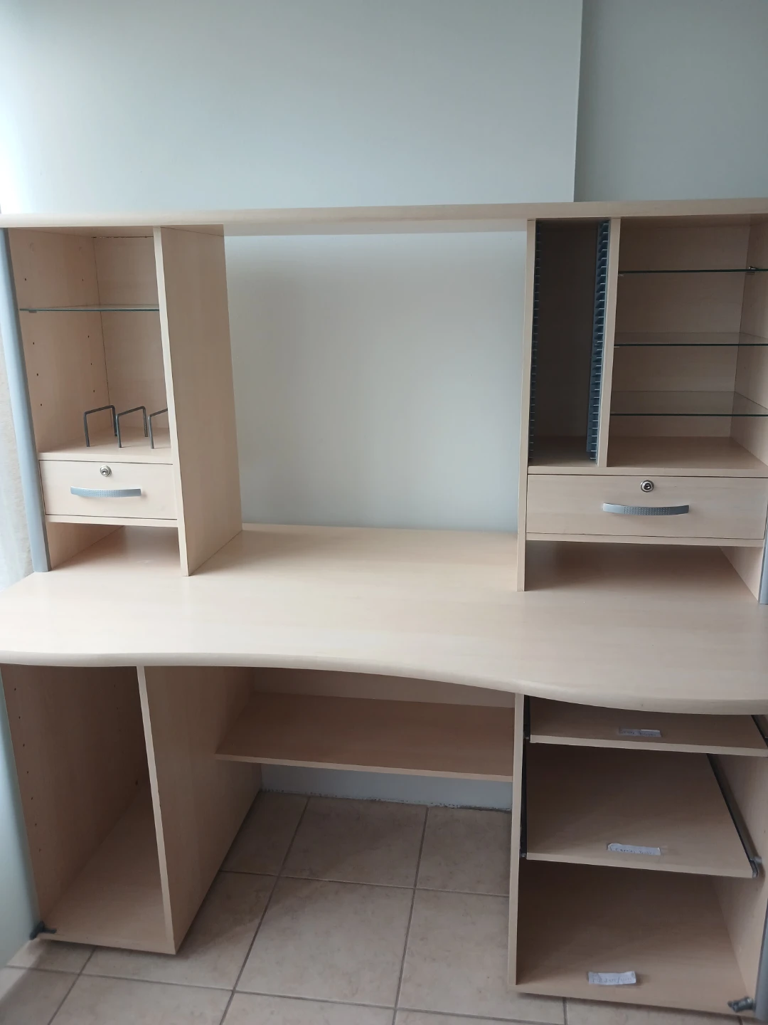 Computer Desk with Hutch