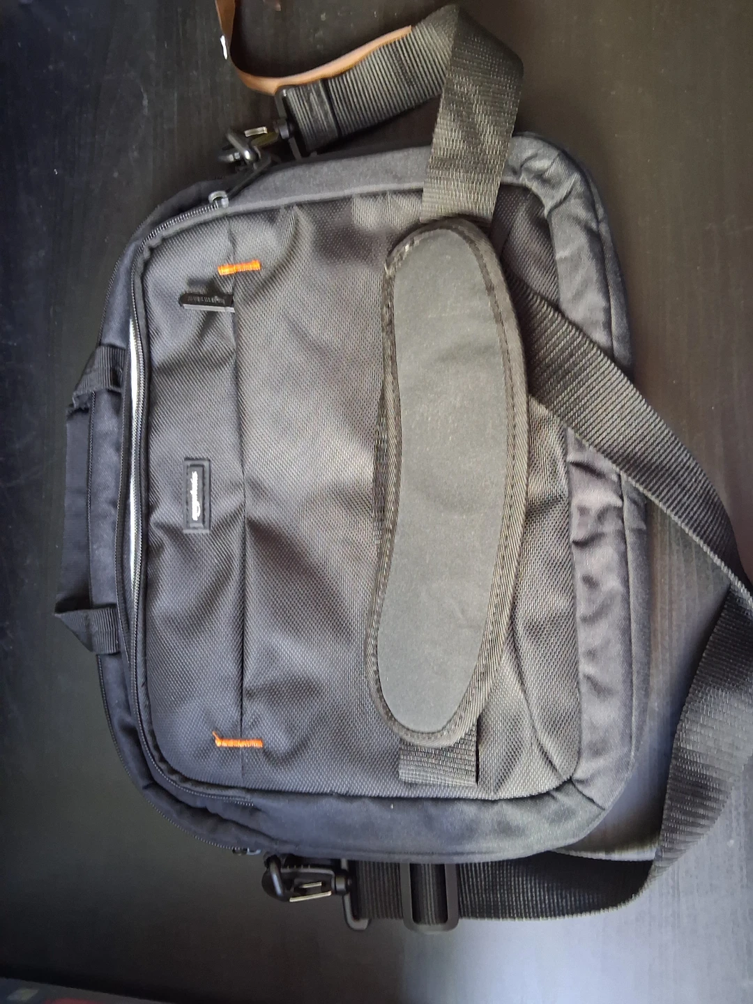 Amazon Basics Laptop Bag