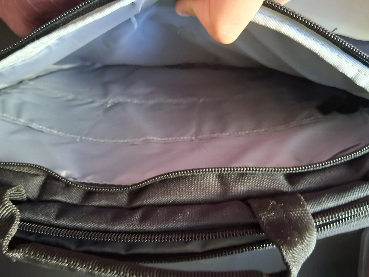 Amazon Basics Laptop Bag - photo 2
