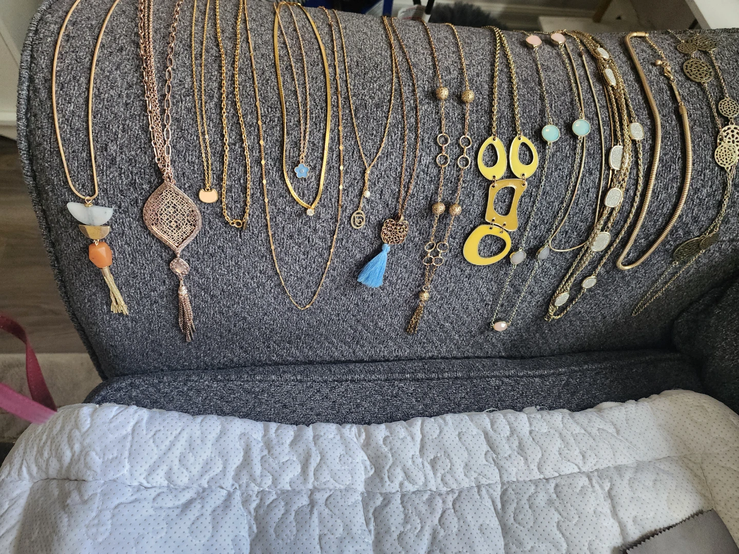 Assorted Women's Necklaces - photo 5