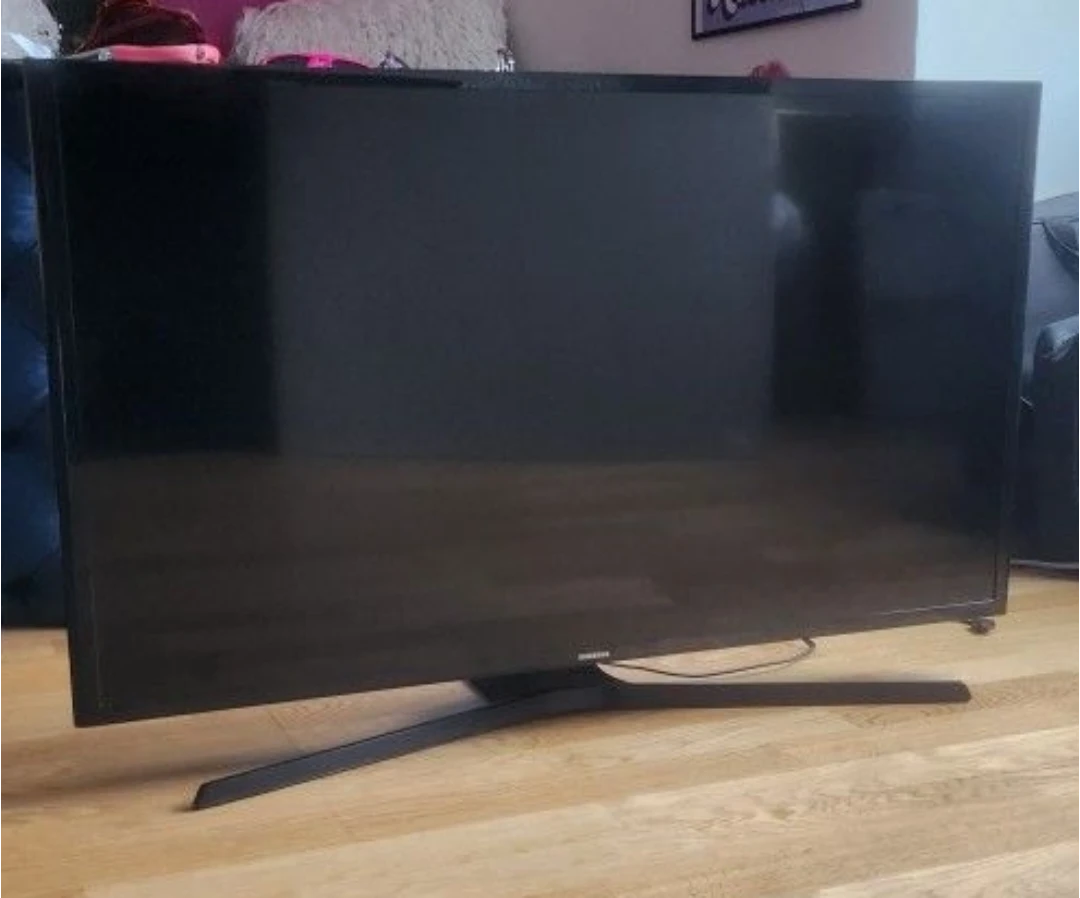 SAMSUNG SMART TV 42"