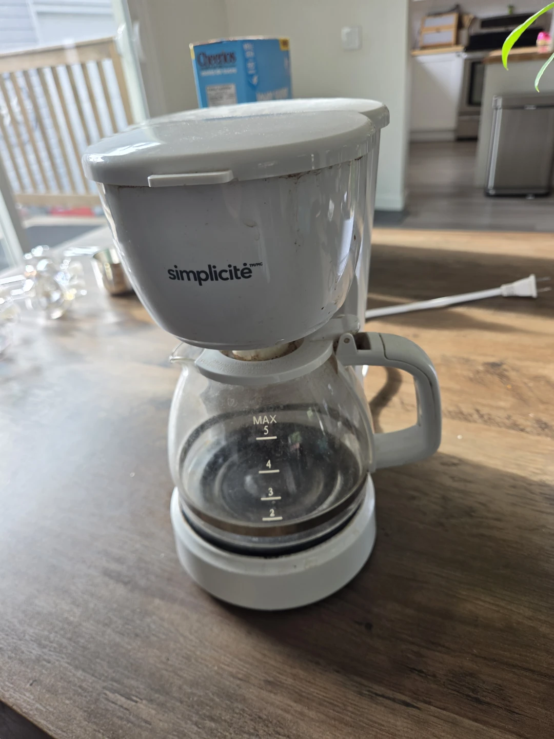 Simplicité Electric Coffee Maker