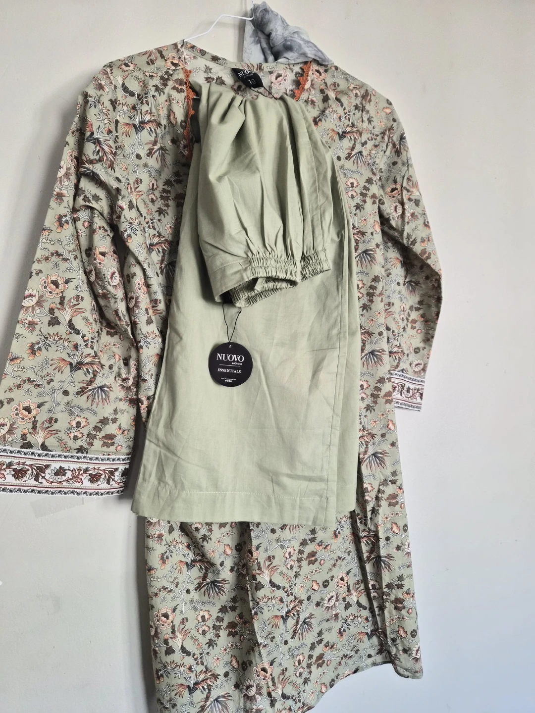 Pakistani 3-Piece Floral Lawn suit  - Size 10 - photo 3