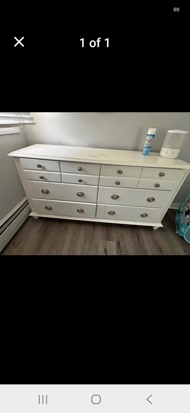 White Solid Wood 8-Drawer Dresser -Excellent Condition