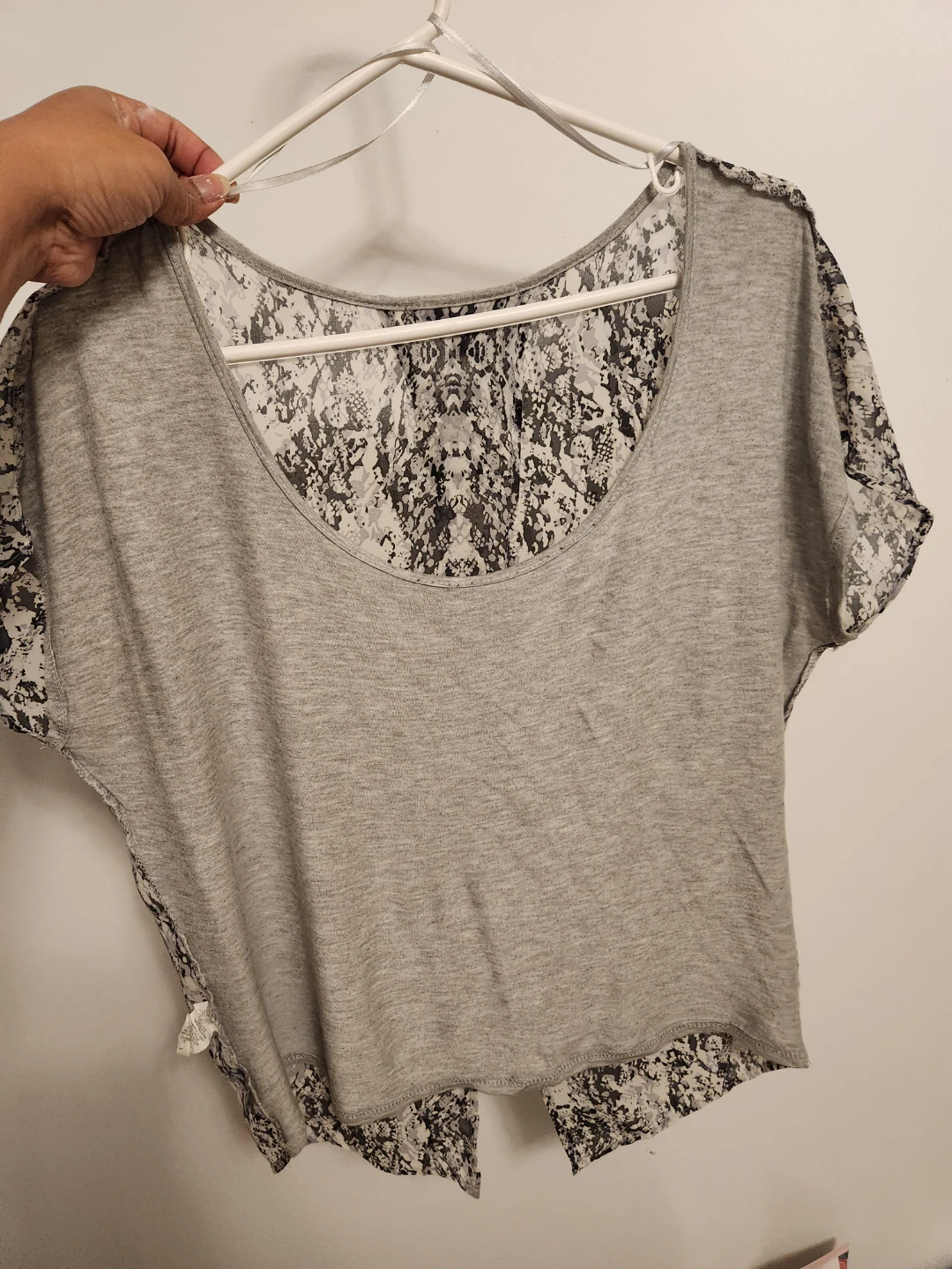 U2B Grey Snakeskin Print Top ⚽