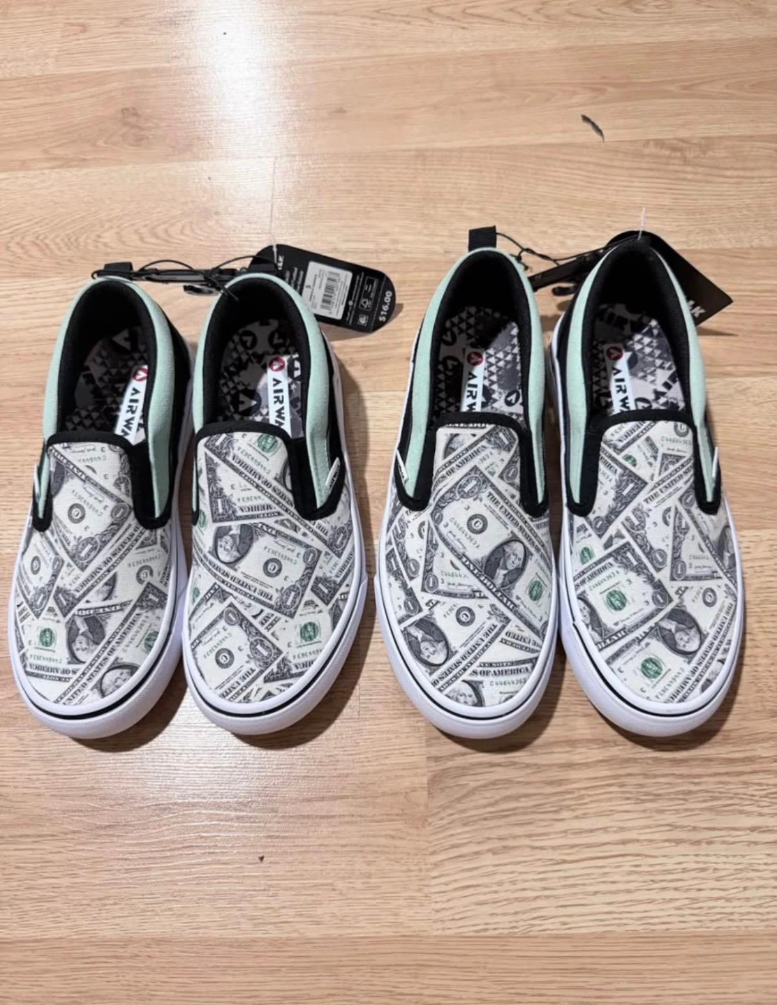 Airwalk Slip-On sneakers- big kids size 5 and 6⚽️