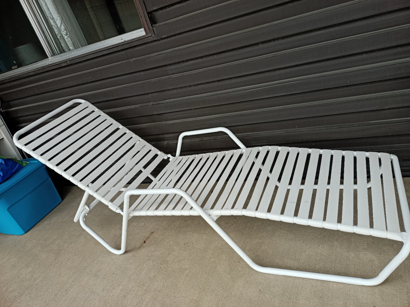 White Chaise Lounge Chair