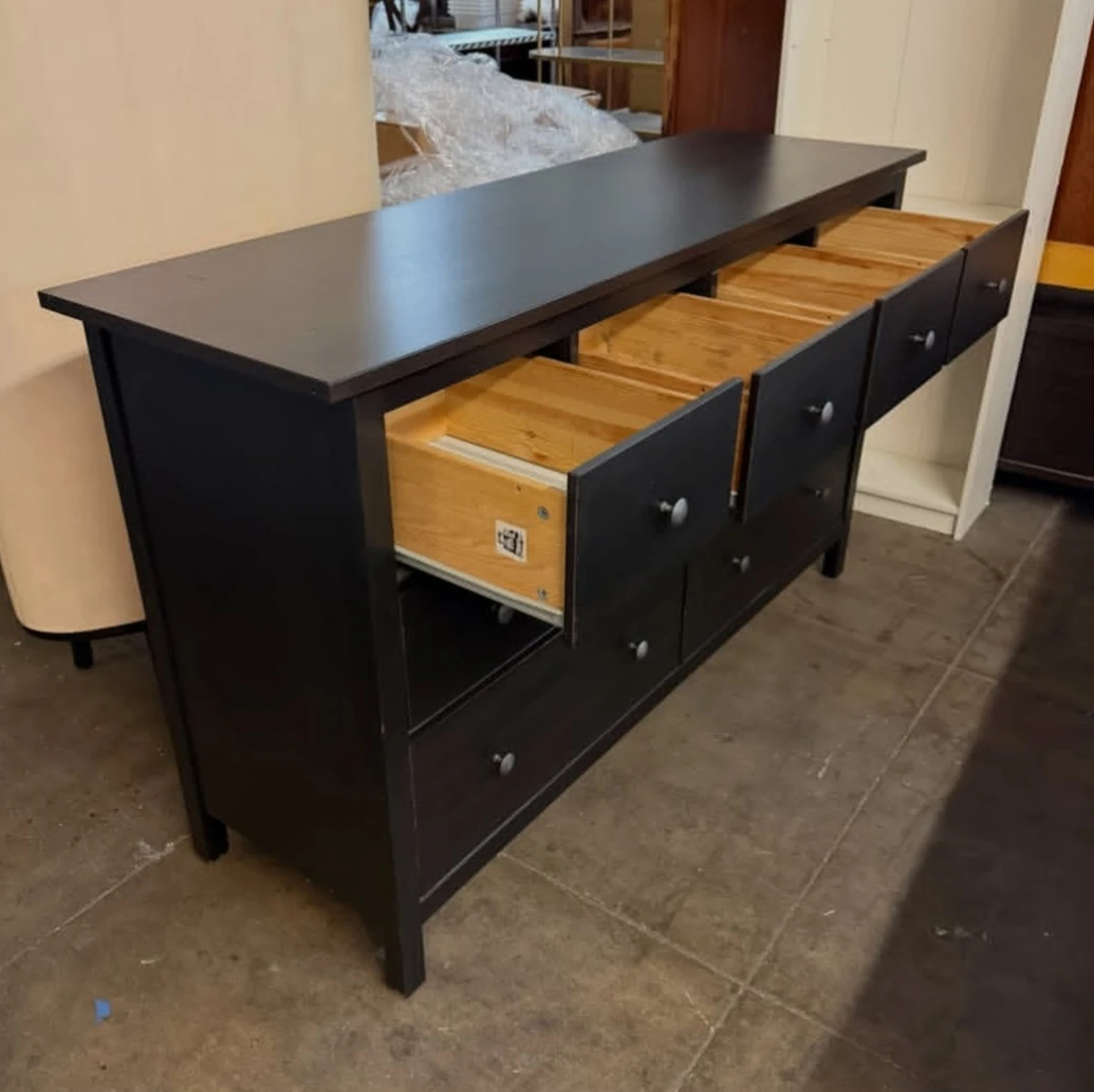 Delivery Available: Large Dresser 8 Drawer - photo 4