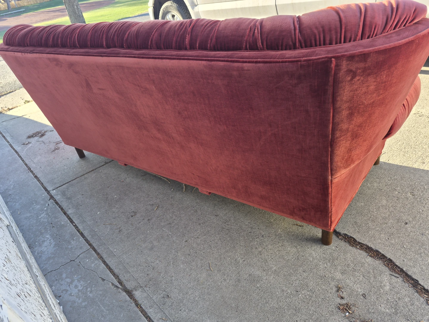 Sklar peppler Red Velvet Tufted Sofa - photo 3