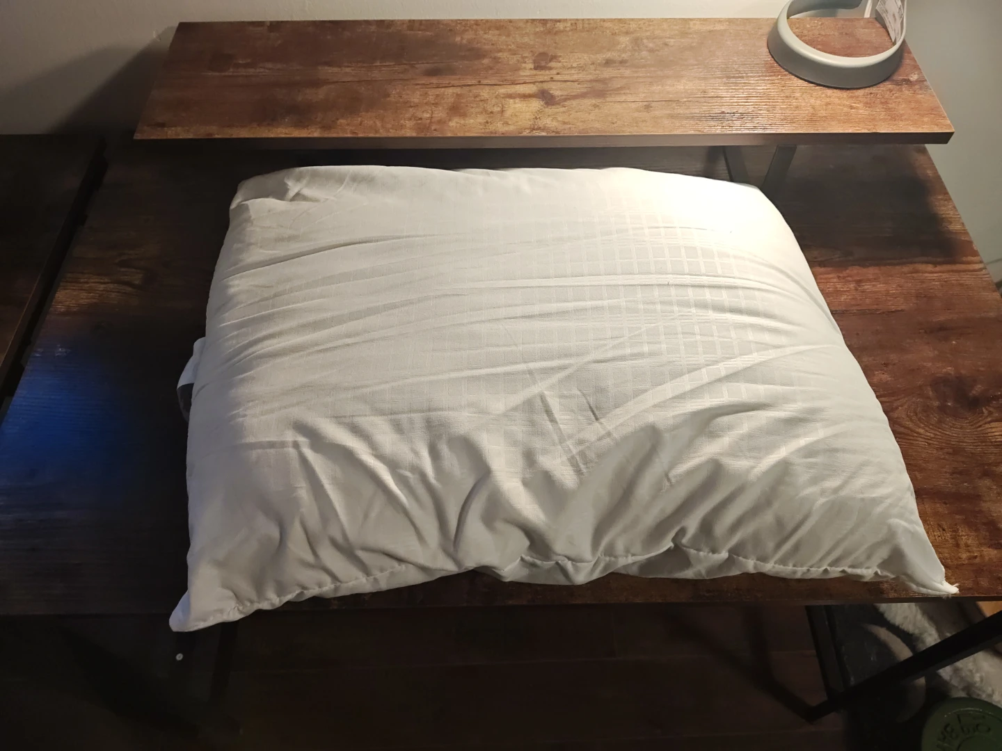 Assortment of 7 Bed Pillows (all must go) - photo 3