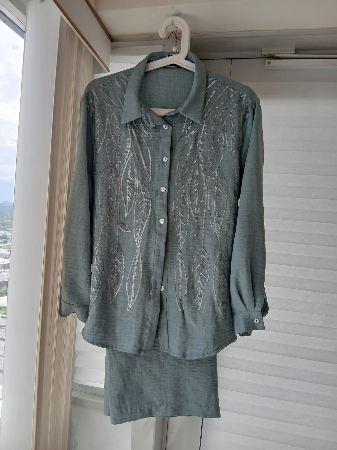 Women's Sequined Leaf Print Shirt and Pants Set