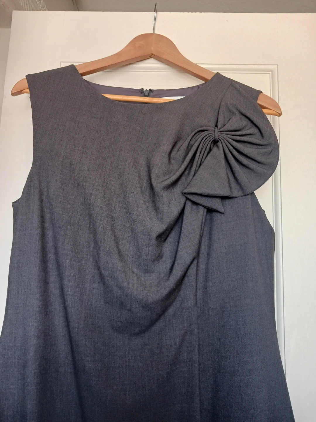 New !! Calvin Klein Sleeveless Dress with Bow Detail - Size 12