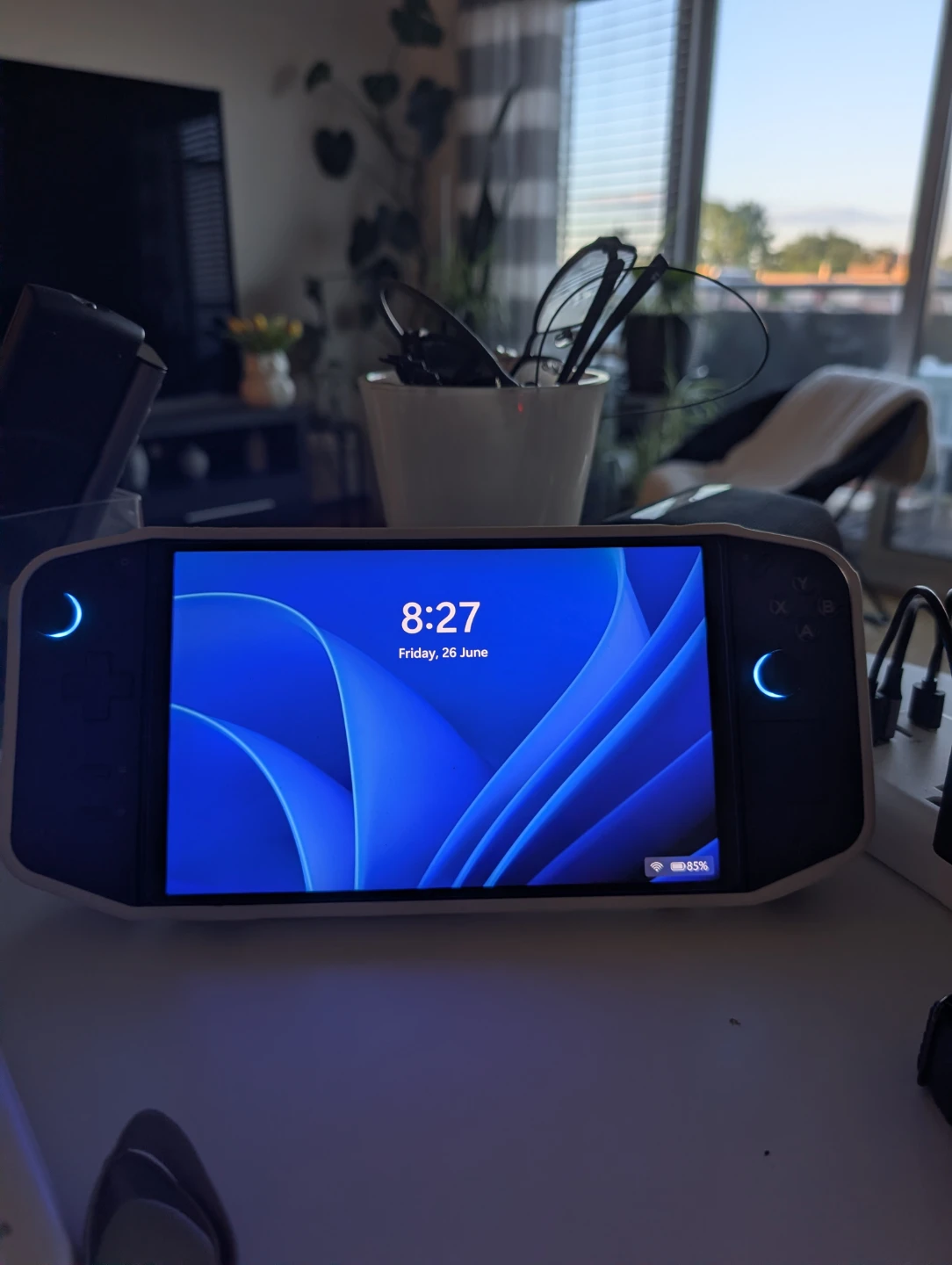 Lenovo Legion Go Z1 Extreme 1 TB plus Rayneo Air 3S Bundle - photo 3