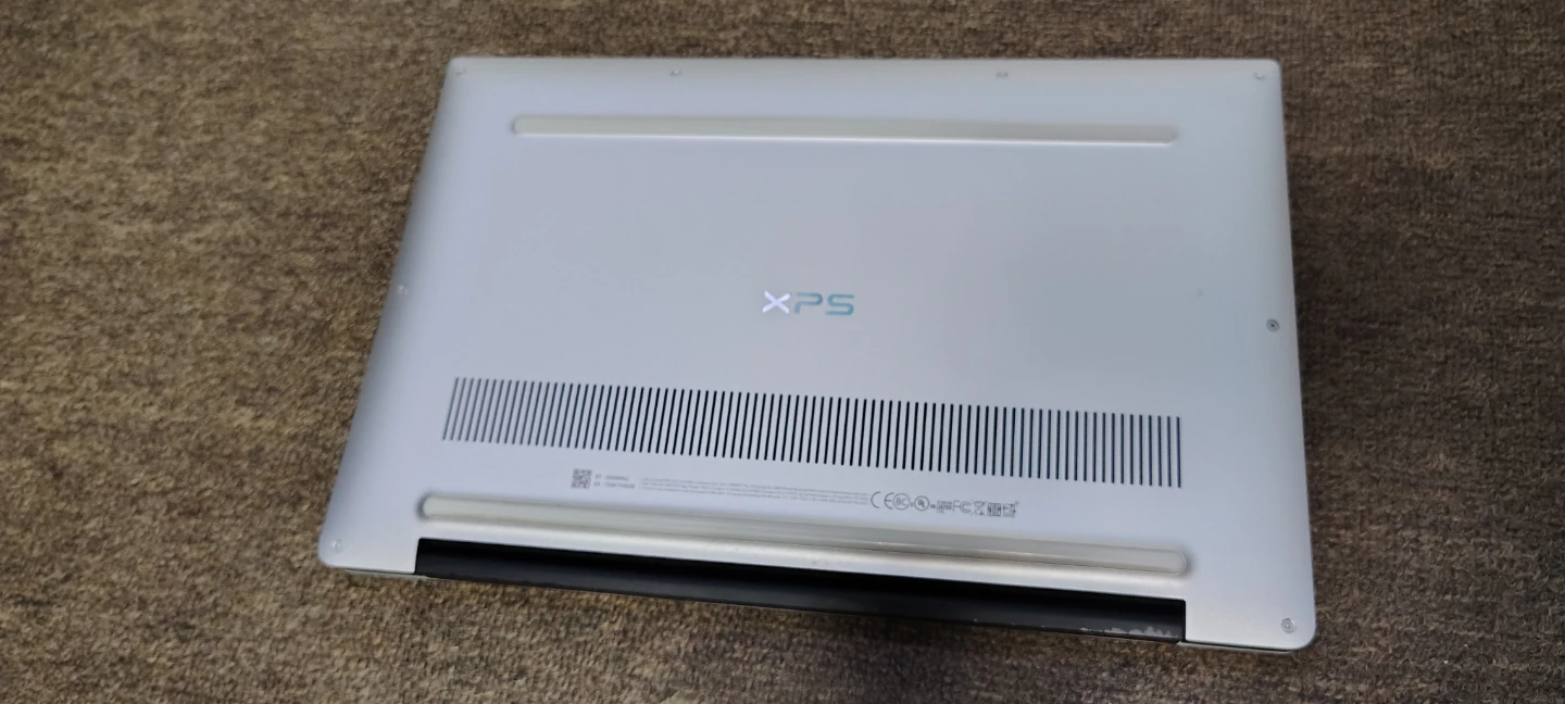 Dell XPS 13 Laptop - photo 3